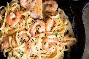🦐 Паста з тигровими креветками у вершково-часниковому соусі фото