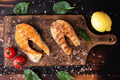 🐟 Стейк форелі на грилі з лимоном і травами фото